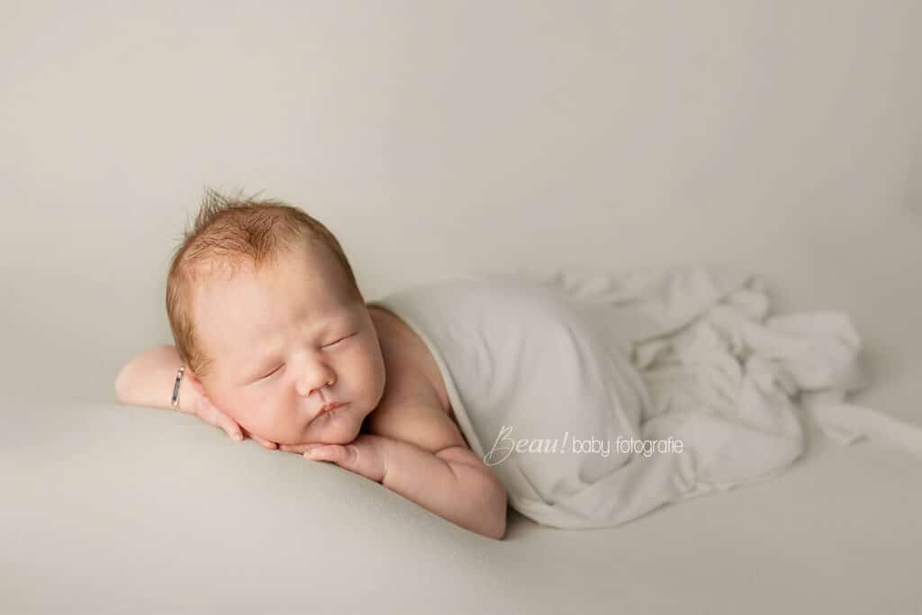 Newbornfotograaf newbornshoot newbornfotoshoot schiedam hoek van holland rotterdam